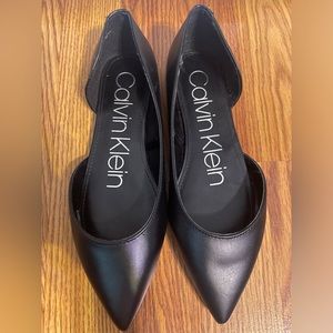 Calvin Klein Women Onara Single Sided Dorsay Flats in Black